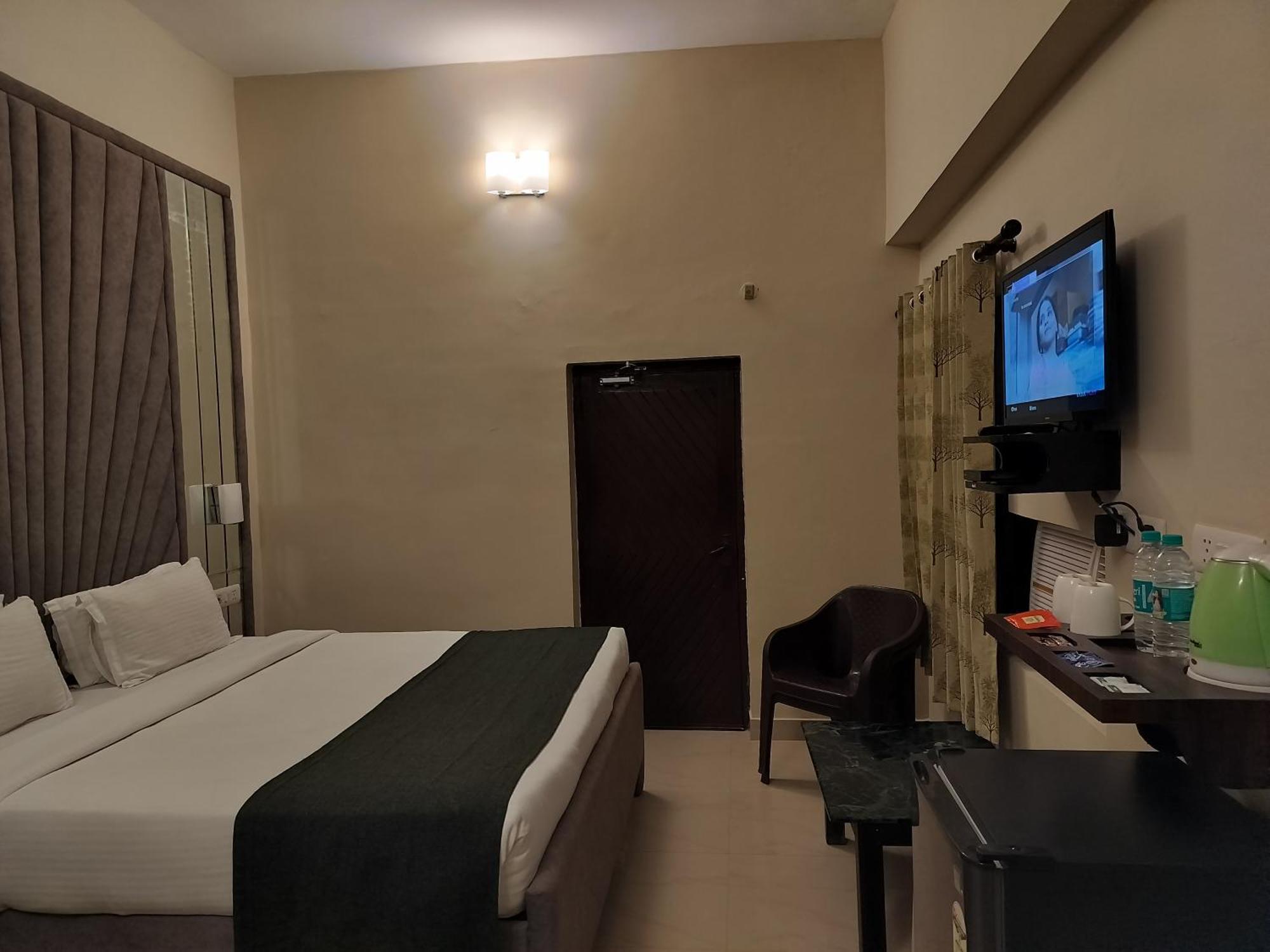 Bel-La Monde Hotel "Riverside" - Jim Corbett Garjia Экстерьер фото